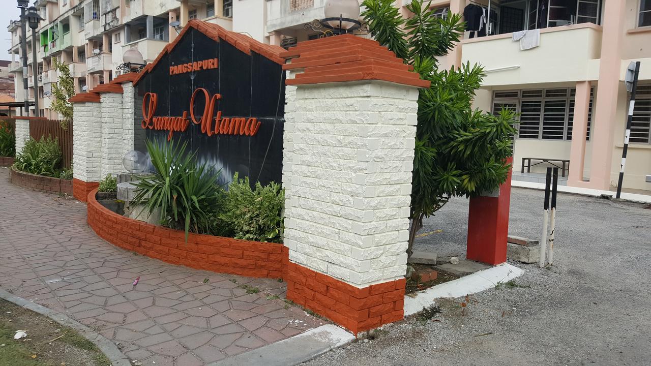 Anjung Homestay Сепанг Екстериор снимка