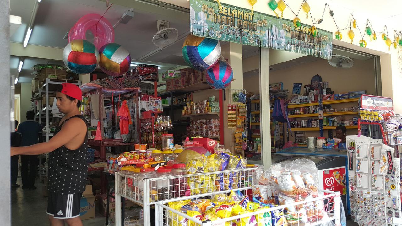 Anjung Homestay Сепанг Екстериор снимка